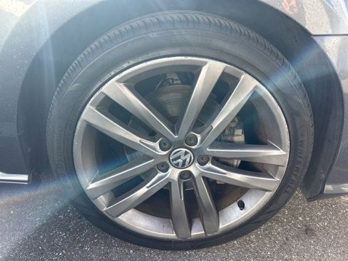 Used 2018 Volkswagen Passat 2.0T R-Line image 16