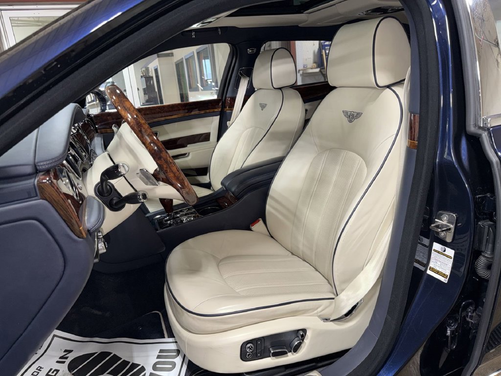 Used 2016 Bentley Mulsanne RWD image 13