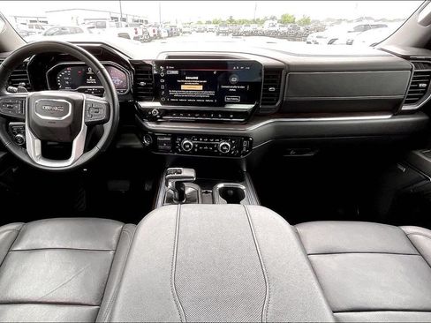 Used 2024 GMC Sierra 1500 SLT AWD/4WD image 7