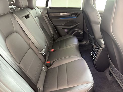 New 2026 Porsche Macan Turbo Electric image 33