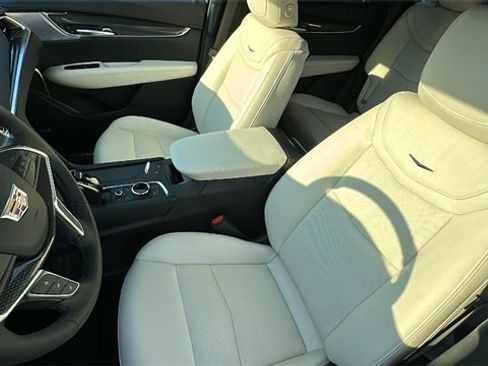 New 2025 Cadillac XT5 Sportv image 20