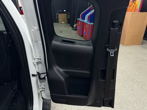 Used 2018 Toyota Tacoma TRD Sport AWD/4WD image 12