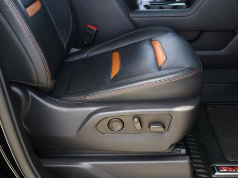 Used 2024 GMC Sierra 1500 AT4 w/ Technology Package AWD/4WD image 23