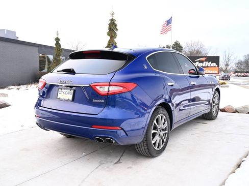 Used 2020 Maserati Levante image 5