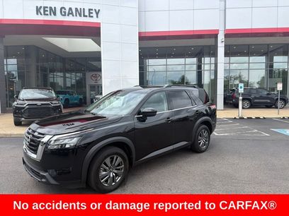 Used 2025 Nissan Pathfinder SV