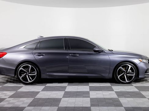 Used 2018 Honda Accord Sport image 9
