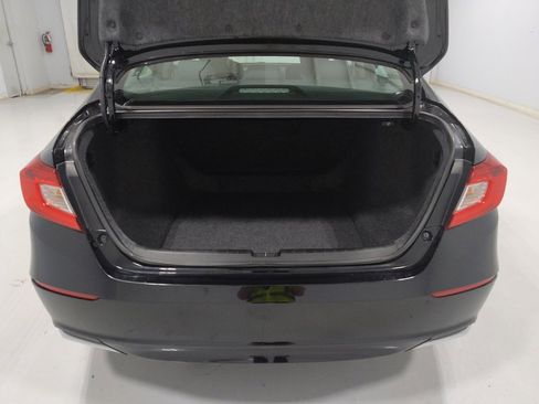 Used 2018 Honda Accord LX image 29