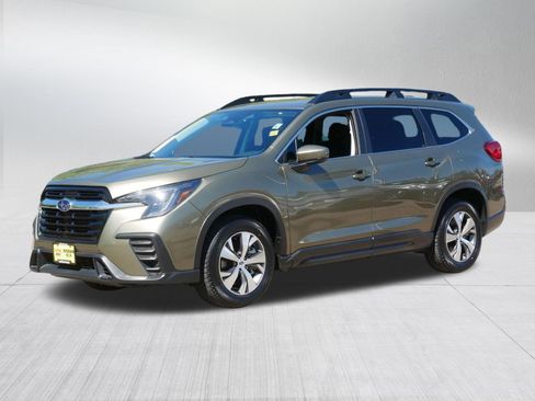 Used 2025 Subaru Ascent Premium AWD/4WD image 3
