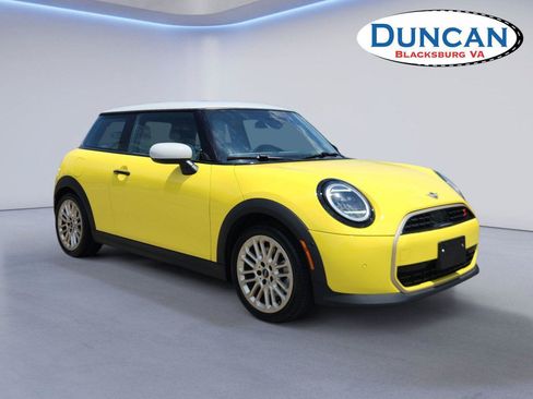 Used 2025 MINI Cooper S FWD image 1