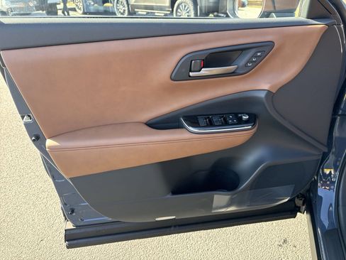 New 2025 Toyota Crown Signia image 23