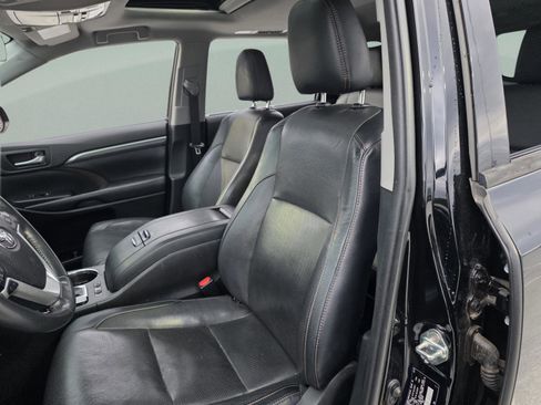 Used 2019 Toyota Highlander Limited image 12