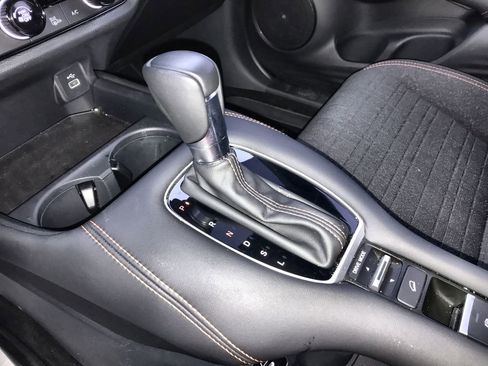 Used 2025 Honda HR-V Sport image 19