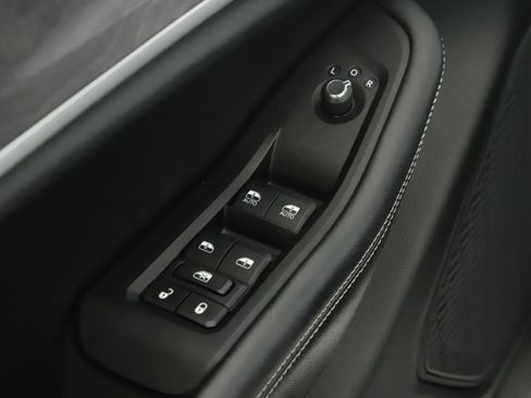 Used 2023 Jeep Grand Cherokee L Limited w/ Luxury Tech Group II AWD/4WD image 9