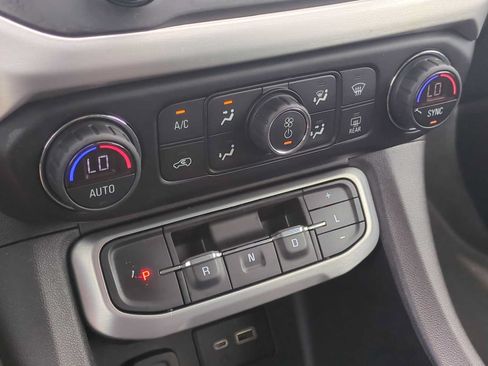 Used 2020 GMC Acadia SLE FWD image 17