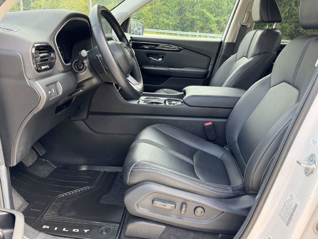 Used 2024 Honda Pilot Touring image 21