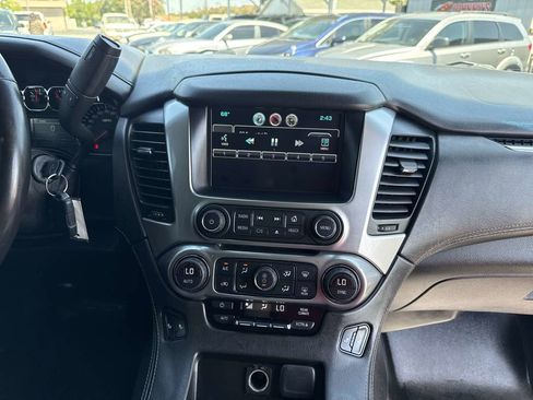 Used 2015 Chevrolet Suburban LT RWD image 20