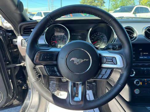 Used 2017 Ford Mustang GT RWD image 16