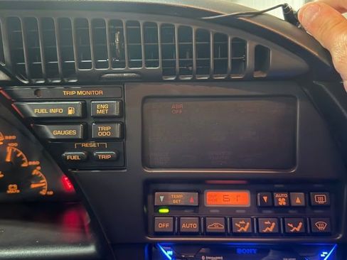 Used 1992 Chevrolet Corvette Coupe image 12