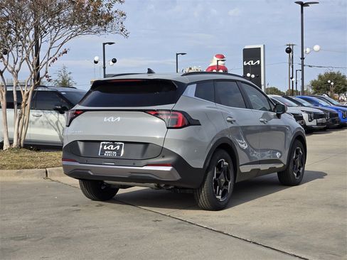 New 2026 Kia Sportage EX image 4