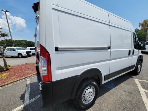 Used 2025 RAM ProMaster 2500 w/ Convenience Group FWD image 13