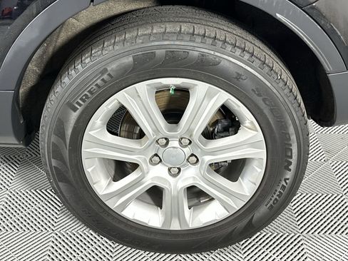 Used 2019 Land Rover Range Rover Evoque SE Premium AWD/4WD image 10