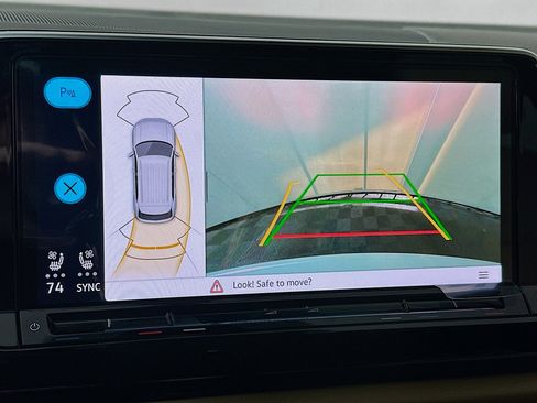 New 2026 Volkswagen Atlas Cross Sport SE image 13