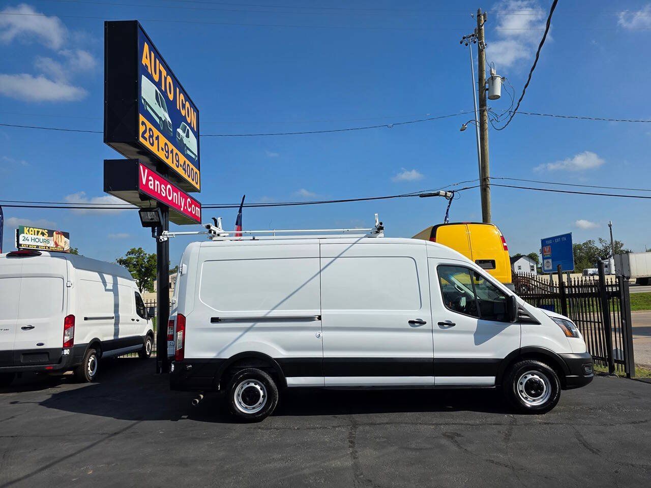 Used 2023 Ford Transit 250 Medium Roof w/ Load Area Protection Package RWD image 3