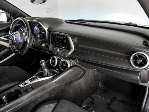 Used 2018 Chevrolet Camaro SS image 11