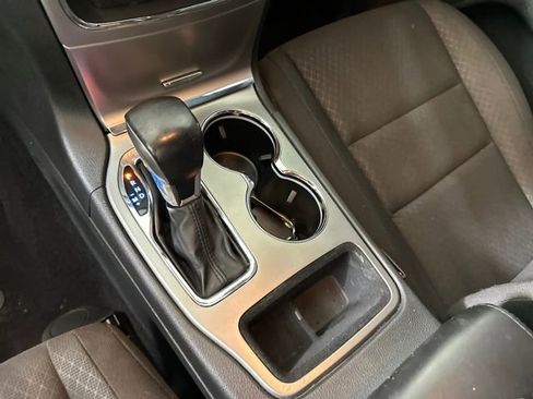 Used 2020 Jeep Grand Cherokee Laredo image 20