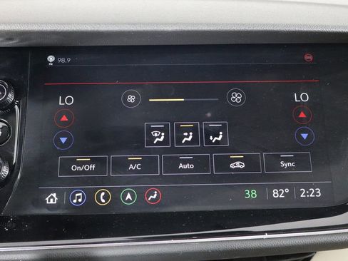 Used 2023 Buick Envision Avenir FWD image 38