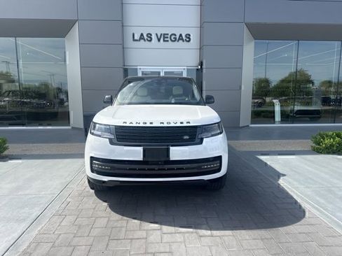 Used 2025 Land Rover Range Rover SE AWD/4WD image 2