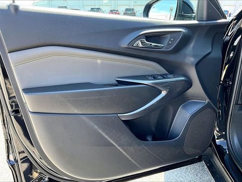 New 2026 Chevrolet Trax ACTIV w/ Sunroof Package FWD image 25