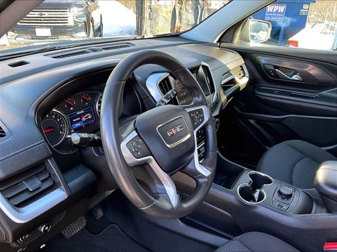 Used 2022 GMC Terrain SLE w/ Driver Convenience Package image 8