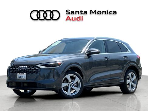Used 2025 Audi Q5 Premium Plus w/ Premium Plus AWD/4WD image 1