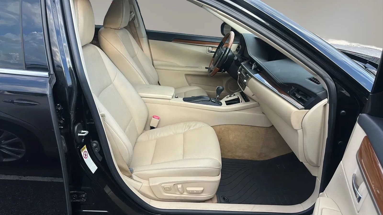 Used 2013 Lexus ES 300h w/ Luxury Pkg FWD image 10