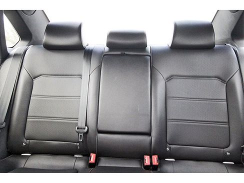 Used 2022 Volkswagen Passat 2.0T R-Line image 13