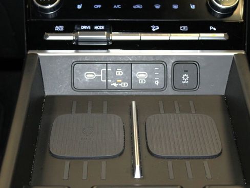 Used 2024 Hyundai Santa Fe Limited image 24