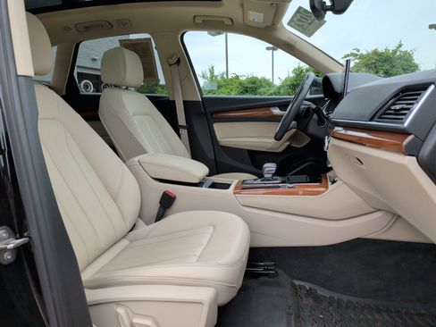Used 2021 Audi Q5 2.0T Premium Plus w/ Premium Plus Package AWD/4WD image 34