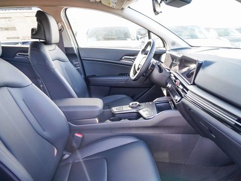 Certified 2026 Kia Sportage EX AWD/4WD image 16