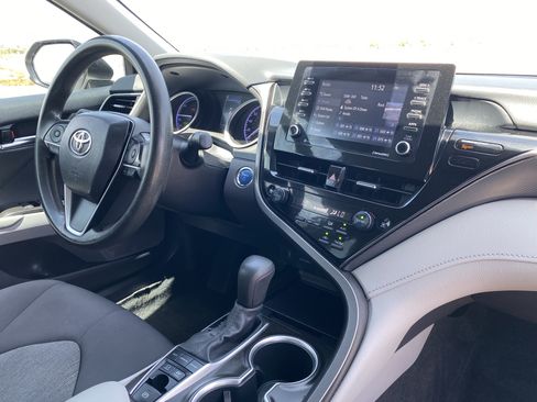 Used 2022 Toyota Camry LE FWD image 13