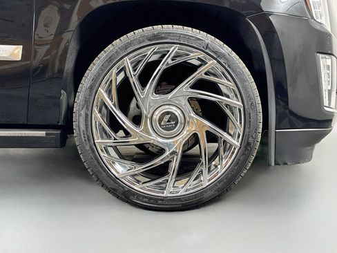 Used 2016 Cadillac Escalade ESV Platinum AWD/4WD image 48