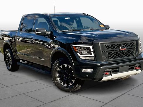 Used 2021 Nissan Titan PRO-4X w/ Pro-4x Convenience Package image 2