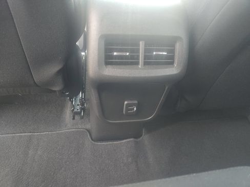 Used 2024 Chevrolet Equinox LT AWD/4WD image 18