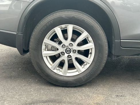 Used 2017 Nissan Rogue SV w/ SV Premium Package image 28