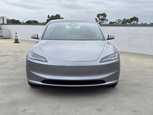 Used 2025 Tesla Model 3 Long Range RWD image 3