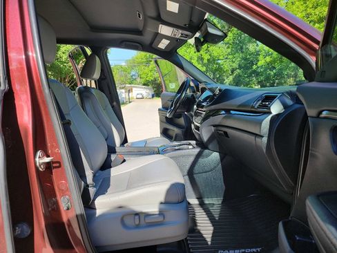 Used 2019 Honda Passport Touring image 39