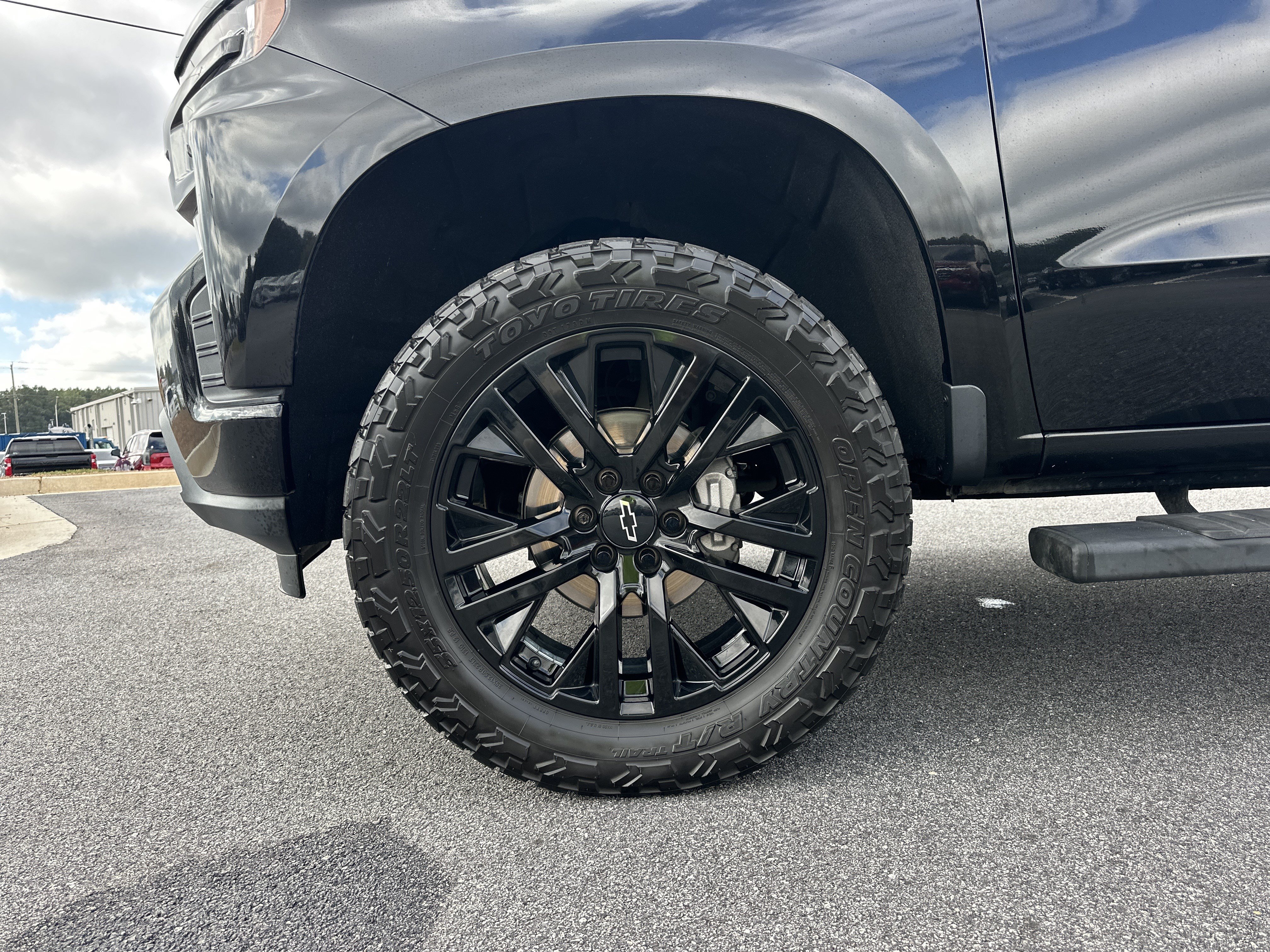 Used 2021 Chevrolet Silverado 1500 RST w/ Bed Protection Package AWD/4WD image 12