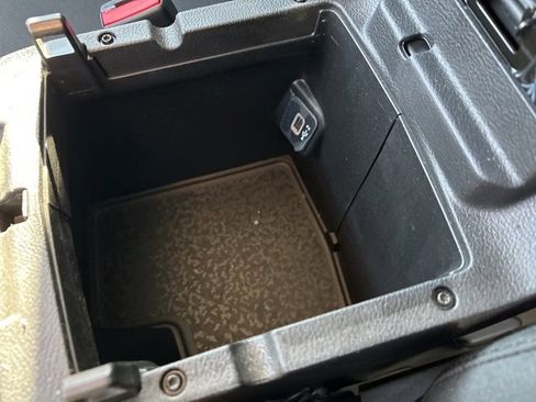 Used 2023 Jeep Gladiator Willys image 32