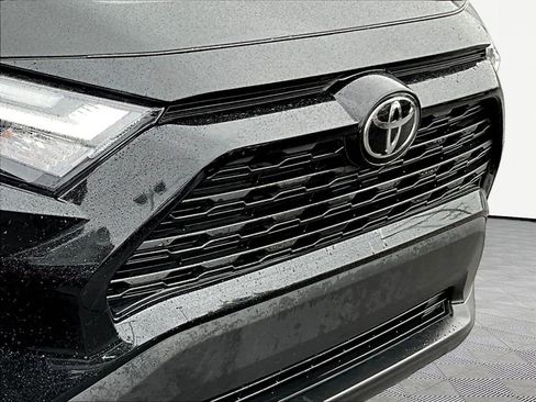 Used 2023 Toyota RAV4 LE FWD image 32