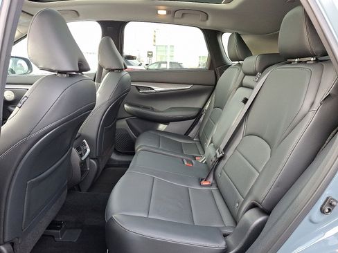 Certified 2023 INFINITI QX50 Luxe image 10